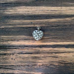 Sterling Puffheart Charm diamond cut opening